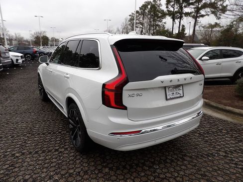 New 2026 Volvo XC90 T8 Plus image 7