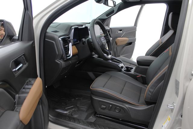 New 2026 GMC Canyon AT4 w/ Technology Plus Package AWD/4WD image 14