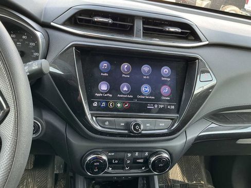 Used 2023 Chevrolet TrailBlazer LT w/ Convenience Package FWD image 3