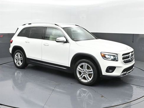 Used 2023 Mercedes-Benz GLB 250 image 2