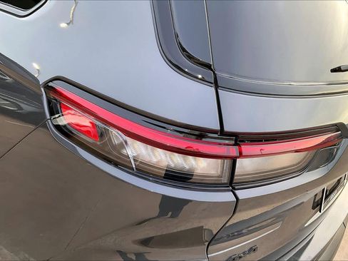 Used 2024 Jeep Grand Cherokee L Altitude image 29