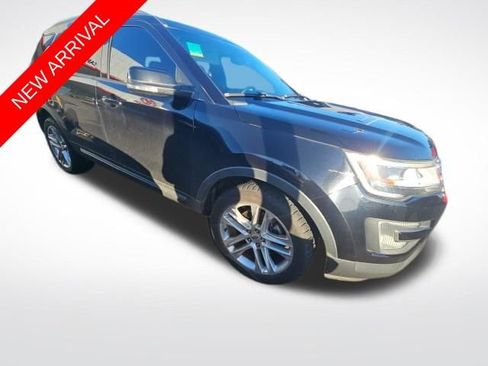 Used 2016 Ford Explorer XLT w/ Equipment Group 202A image 1