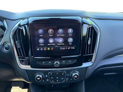 Used 2023 Chevrolet Traverse LT AWD/4WD image 24