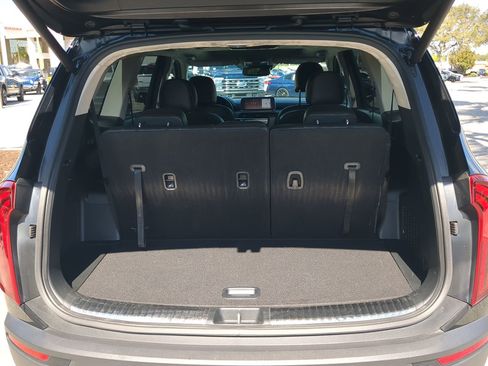 Used 2022 Kia Telluride SX w/ SX Prestige Package image 14