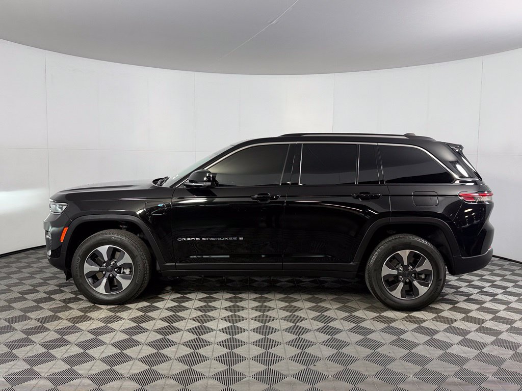 Used 2023 Jeep Grand Cherokee 4WD 4xe image 9