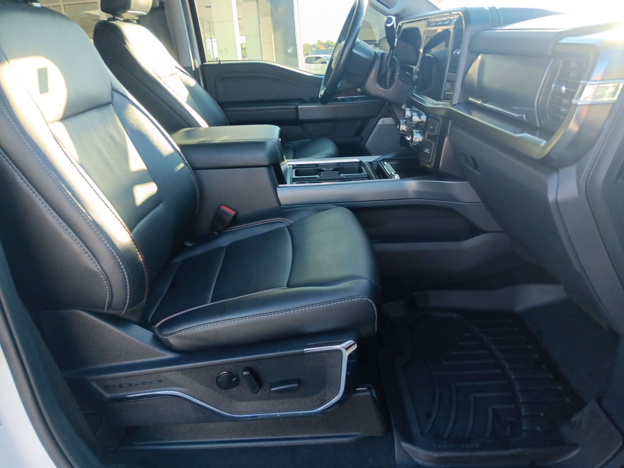 Used 2024 Ford F250 Lariat w/ Lariat Ultimate Package AWD/4WD image 24