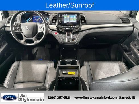Used 2023 Honda Odyssey EX-L image 2