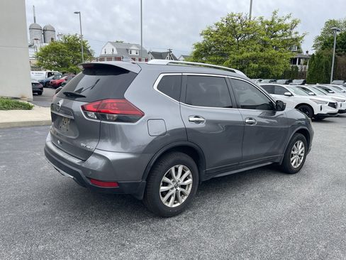 Used 2019 Nissan Rogue SV AWD/4WD image 7