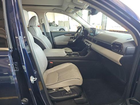 Used 2023 Honda Pilot Elite image 7