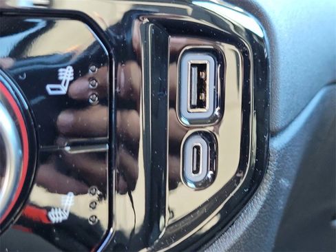 New 2026 GMC Sierra 2500 SLE w/ SLE Value Package; image 18