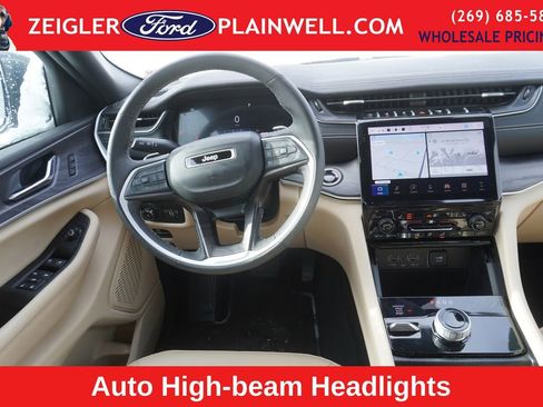 Used 2024 Jeep Grand Cherokee Limited image 10