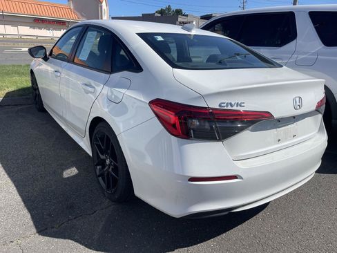 Used 2024 Honda Civic Sport image 4