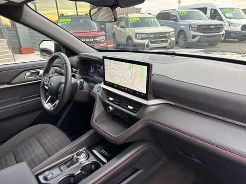 Used 2025 Ford Explorer ST-Line image 21