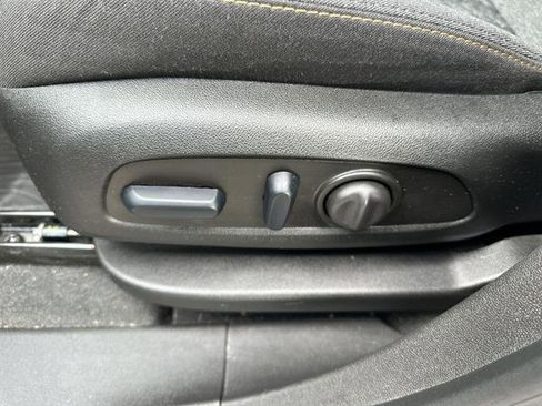 Used 2024 Chevrolet Equinox LT FWD image 37