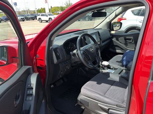 Used 2025 Nissan Frontier S w/ S Utility Package AWD/4WD image 4