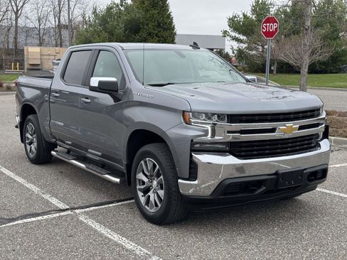 Used 2022 Chevrolet Silverado 1500 LT image 2