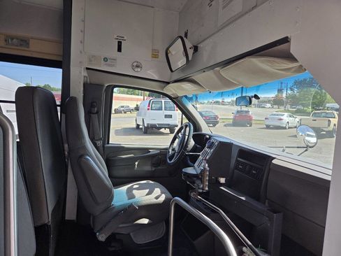 Used 2007 Chevrolet Express 3500 w/ School Bus Package RWD image 11