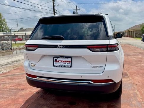 Used 2022 Jeep Grand Cherokee Limited AWD/4WD image 6