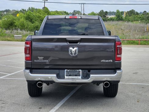 Used 2024 RAM 1500 Laramie AWD/4WD image 5