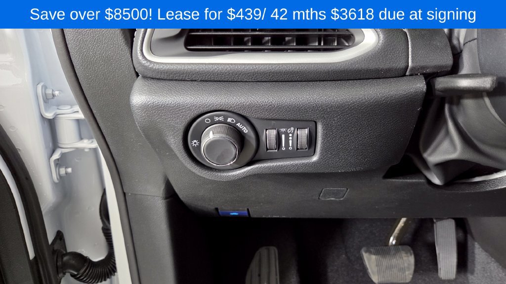 New 2027 Chrysler Pacifica Select AWD/4WD image 20