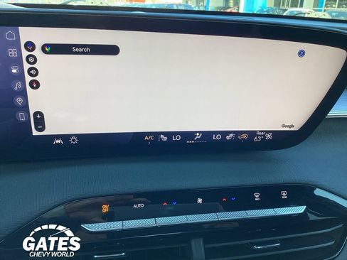 Used 2025 Buick Enclave Preferred AWD/4WD image 19