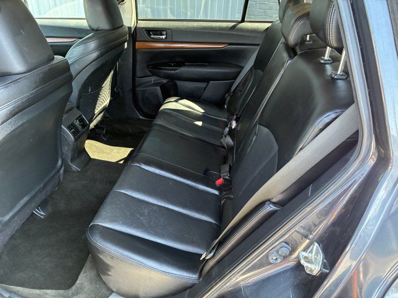 Used 2013 Subaru Outback 2.5i Limited w/ Moonroof Pkg AWD/4WD image 15