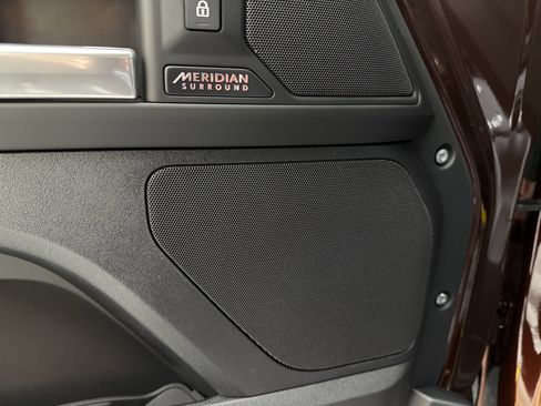 New 2026 Land Rover Defender 90 X-Dynamic SE AWD/4WD image 25