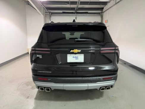 Certified 2026 Chevrolet Traverse LT w/ Driver Confidence Package FWD image 6
