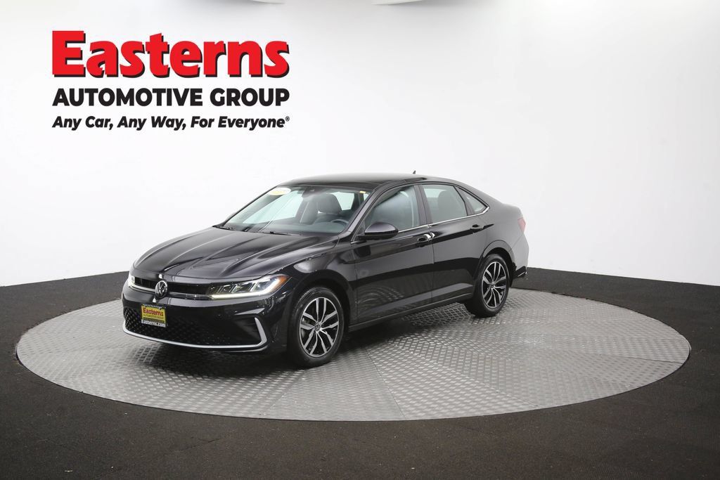Used 2025 Volkswagen Jetta SE FWD image 57