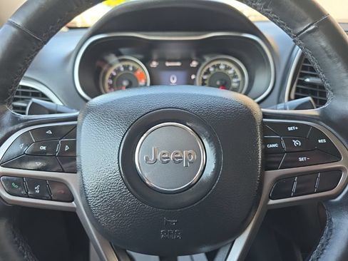 Used 2019 Jeep Cherokee Limited AWD/4WD image 16