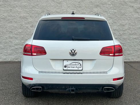 Used 2013 Volkswagen Touareg TDI AWD/4WD image 7
