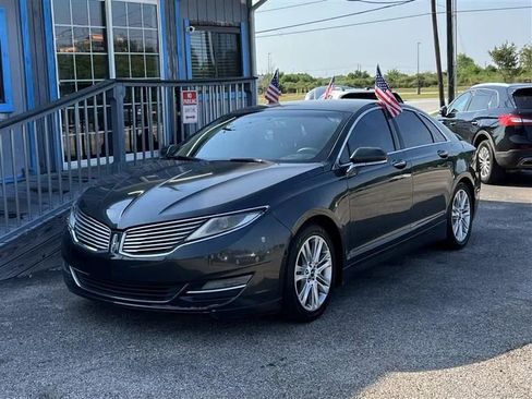 Used 2016 Lincoln MKZ FWD image 2