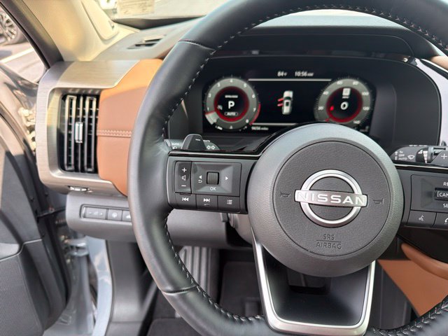 Used 2025 Nissan Pathfinder Platinum AWD/4WD image 24