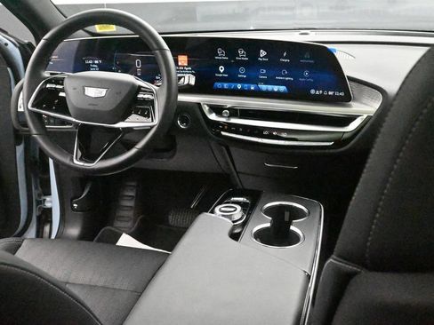 Used 2025 Cadillac Lyriq Sport AWD/4WD image 14