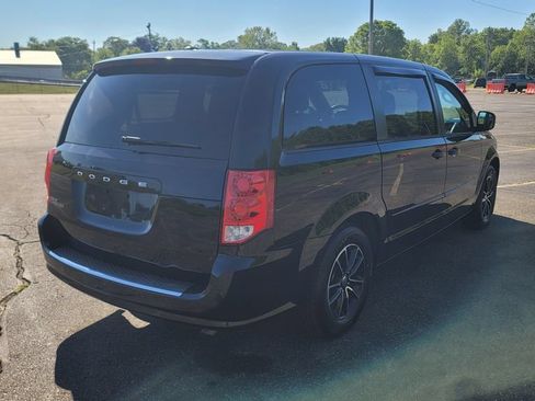 Used 2016 Dodge Grand Caravan SE FWD image 12