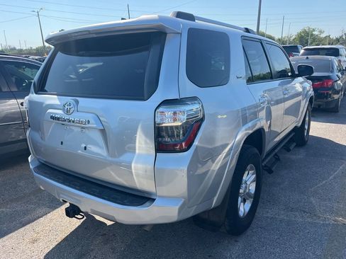 Used 2021 Toyota 4Runner SR5 image 5