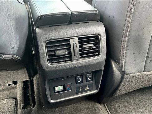 Used 2023 Nissan Rogue Platinum w/ Platinum Premium Package image 10