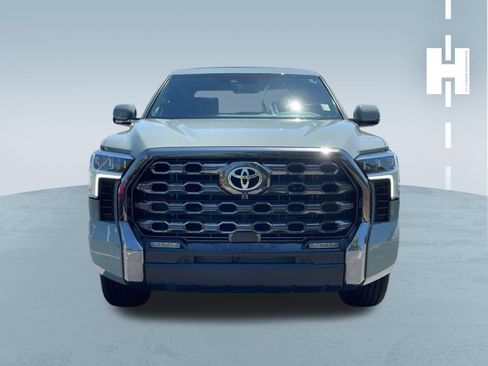 Used 2025 Toyota Tundra Platinum AWD/4WD image 2