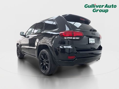 Used 2022 Jeep Grand Cherokee Laredo X RWD image 5
