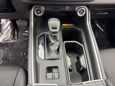 Used 2024 Toyota Grand Highlander AWD image 16