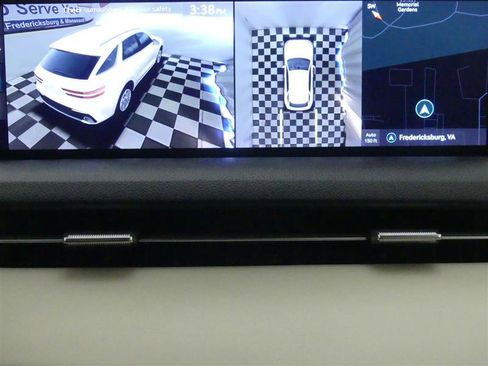 Used 2023 Genesis GV70 2.5T w/ Advanced Package image 13