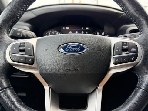 Used 2021 Ford Explorer XLT image 15