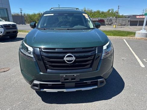 Certified 2024 Nissan Pathfinder SL w/ Black Appearance Package AWD/4WD image 2