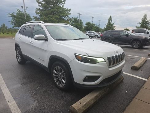 Used 2019 Jeep Cherokee Latitude Plus FWD image 4