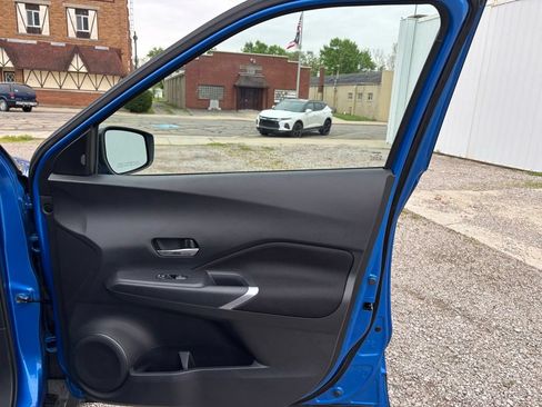 Used 2024 Nissan Kicks SV FWD image 11