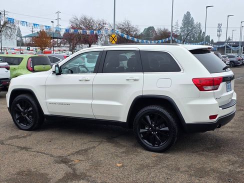 Used 2012 Jeep Grand Cherokee Altitude image 36