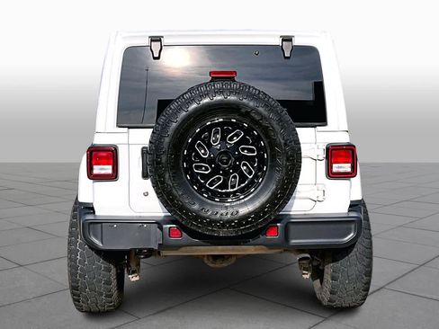 Used 2019 Jeep Wrangler Unlimited Sahara w/ Uconnect 4C Nav & Sound Group image 5