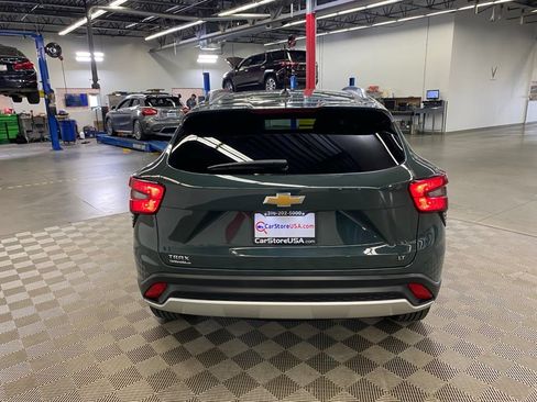 Used 2025 Chevrolet Trax LT FWD image 9