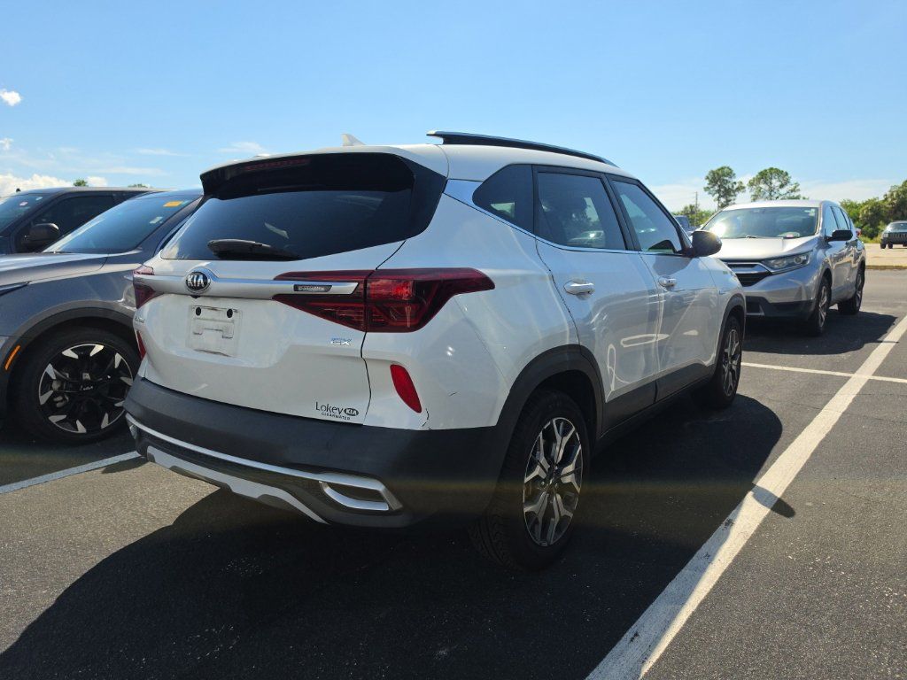 Certified 2021 Kia Seltos EX AWD/4WD image 16