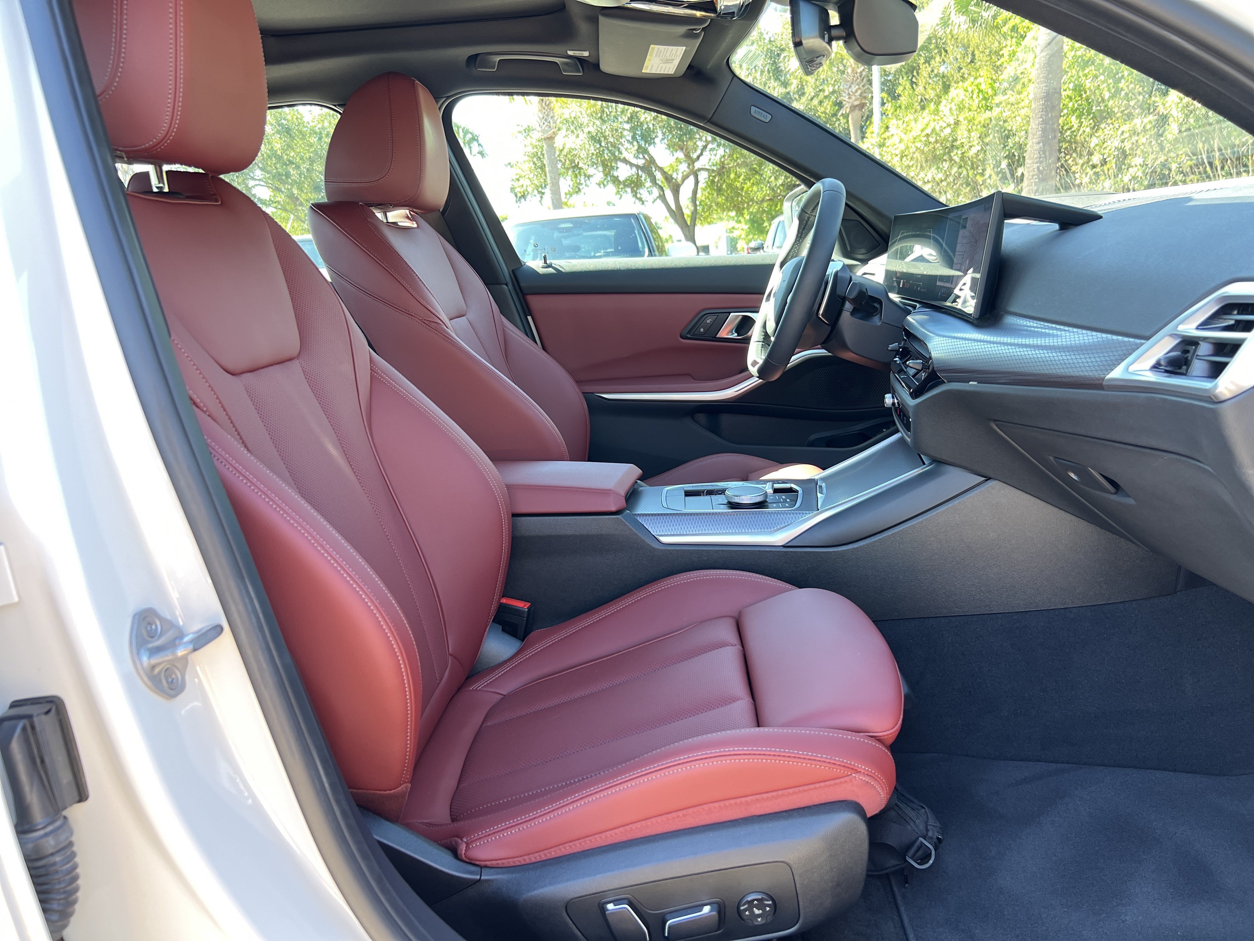 Certified 2025 BMW 330i Sedan RWD image 33